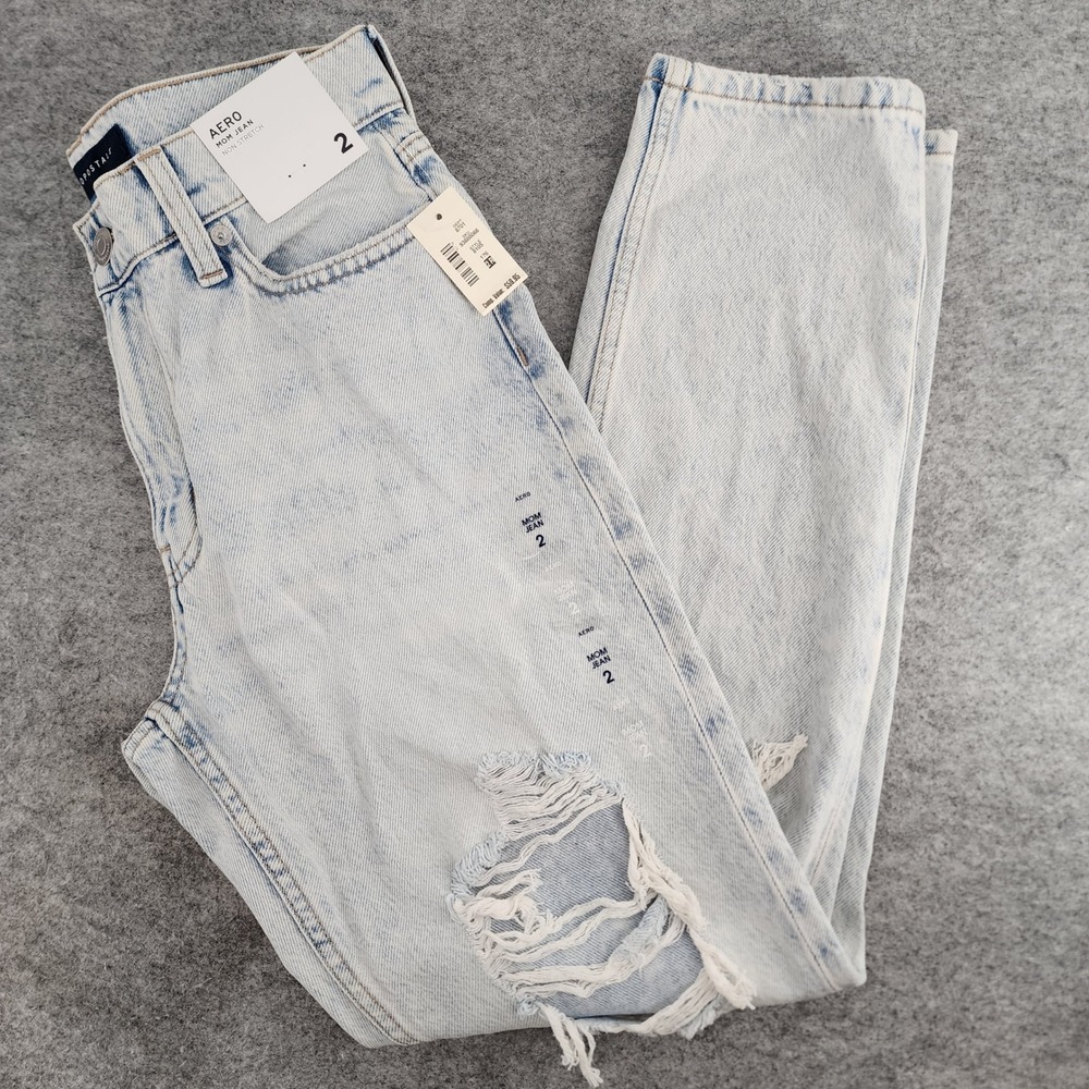 NWT Aeropostale High Rise Distressed Mom Jeans Light Wash Non Stretch Womens 2R